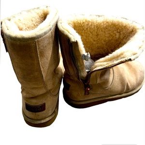 UGG ❗️Used once🪷 zipper beige/tan suede high ankle ❄️ size 7